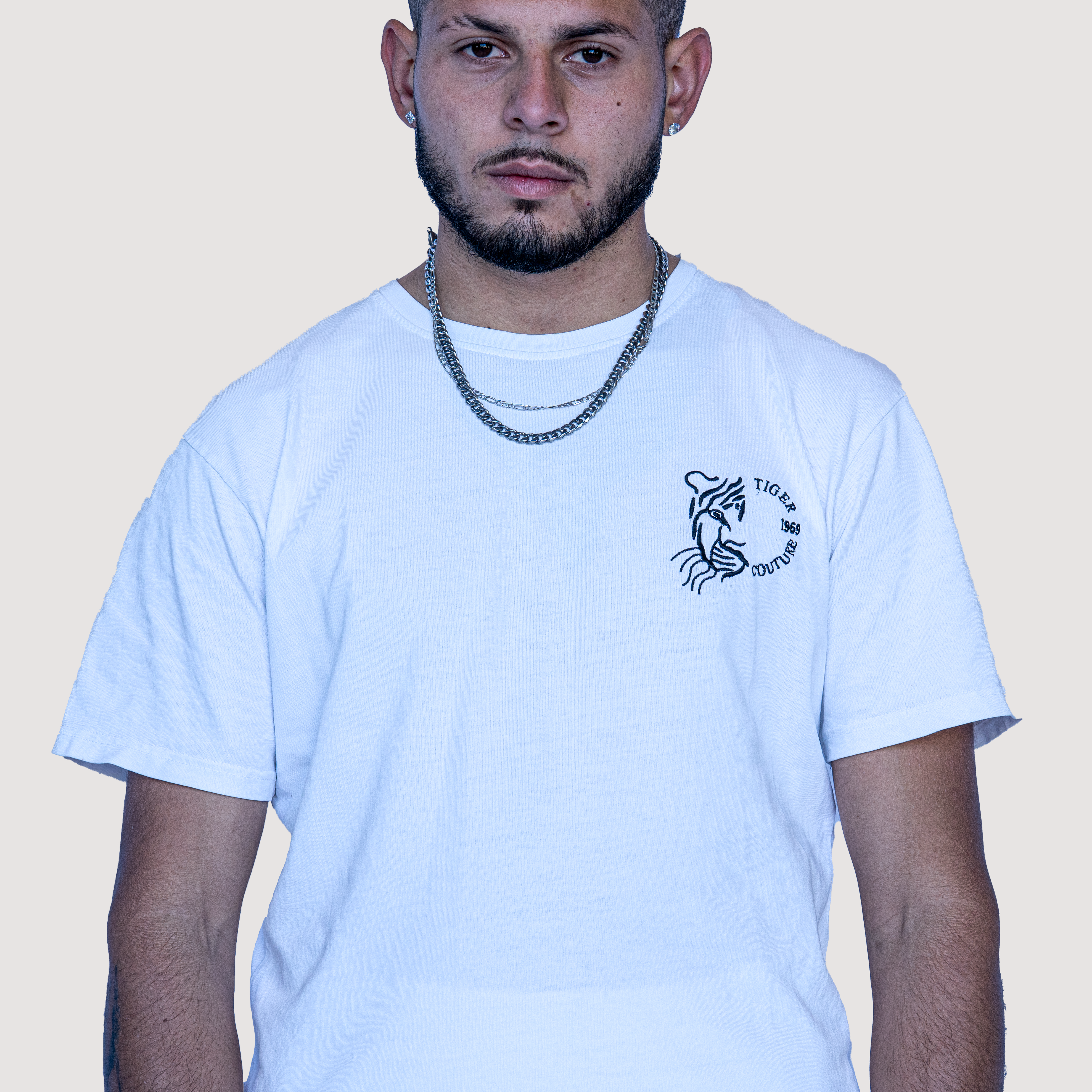 T-shirt Oversize Blanc Cassé – Broderie Noire Tiger Couture